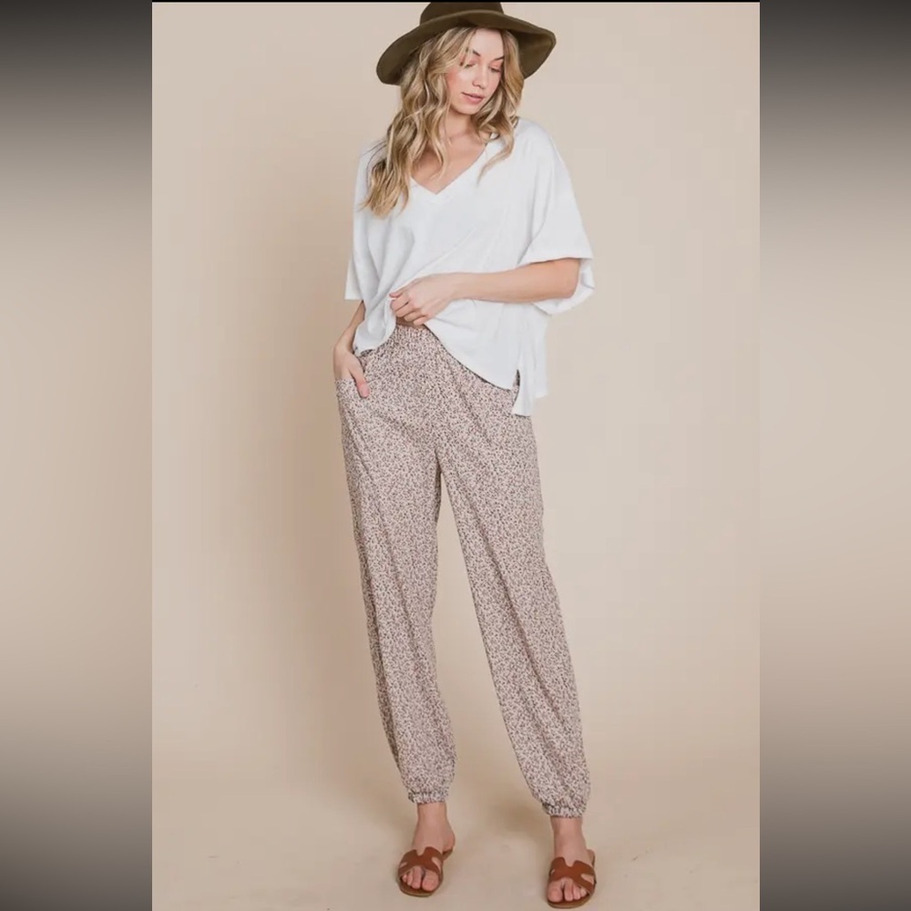 107 - Ditzy Floral Jogger Pants Beige